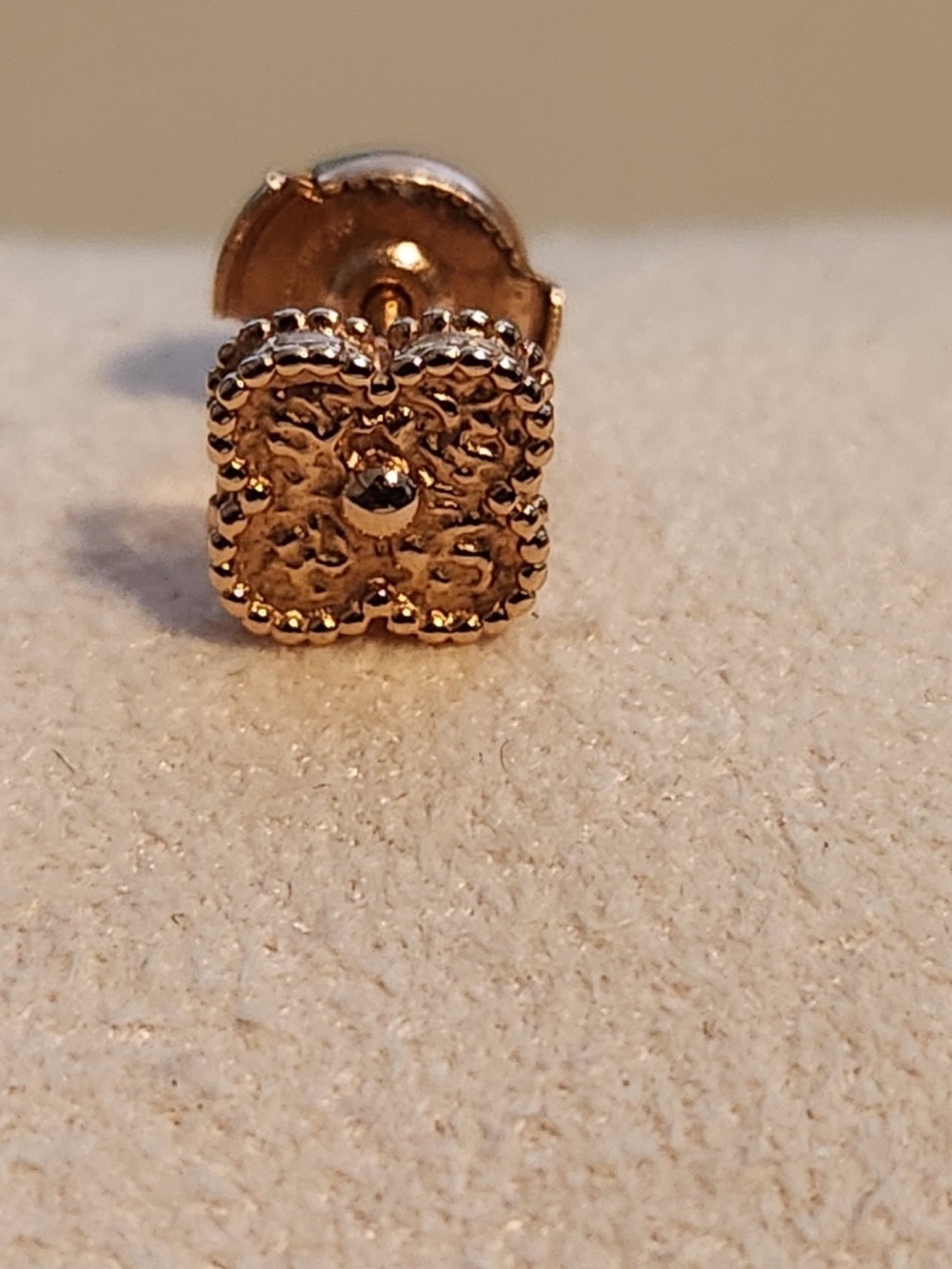 Van cleef sweet Alhambra hammered rose gold earring